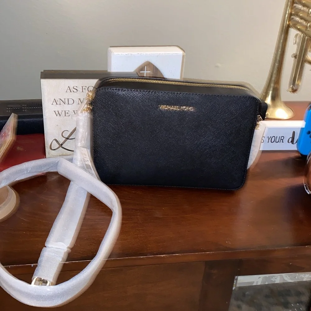 Michael Kors Jet Set Saffiano Leather Crossbody Bag in Black w Gold Hardware NWT
